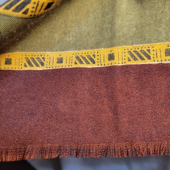 Vintage Large Woman's Wool Fringe OSCAR Scarf/Wrap - Picture 5 of 6